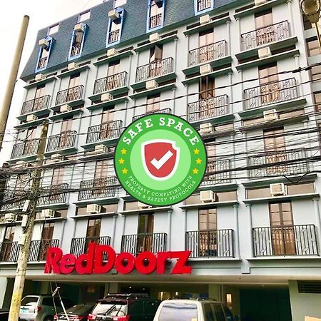 Reddoorz Plus @ Jardin Suites Guadalupe Nuevo Mandaluyong Екстериор снимка
