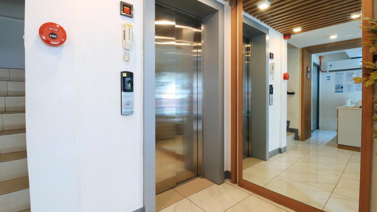 Reddoorz Plus @ Jardin Suites Guadalupe Nuevo Mandaluyong Екстериор снимка