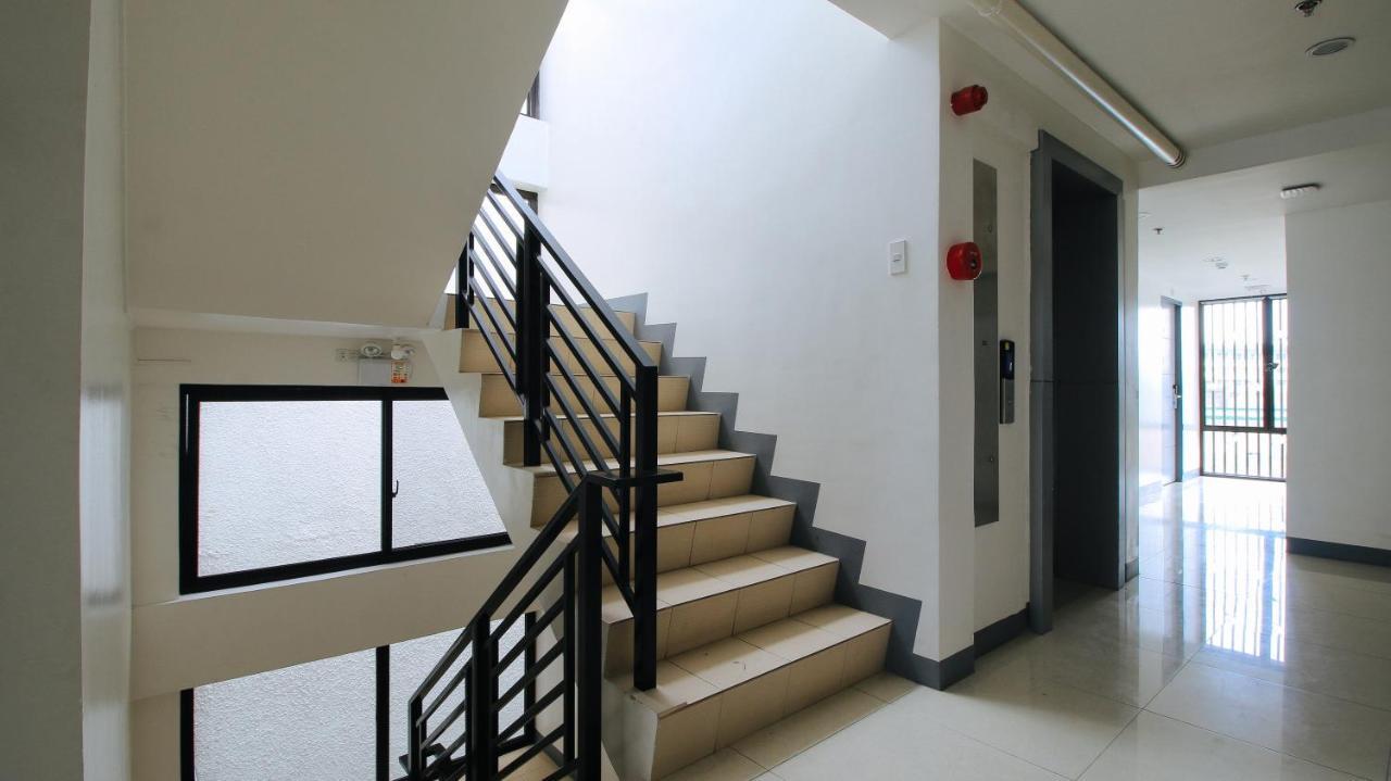 Reddoorz Plus @ Jardin Suites Guadalupe Nuevo Mandaluyong Екстериор снимка